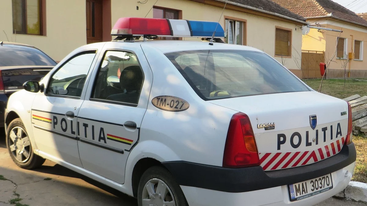 Autospecială a Poliției Române, parcată (imagine ilustrativă, fotografie de arhivă)