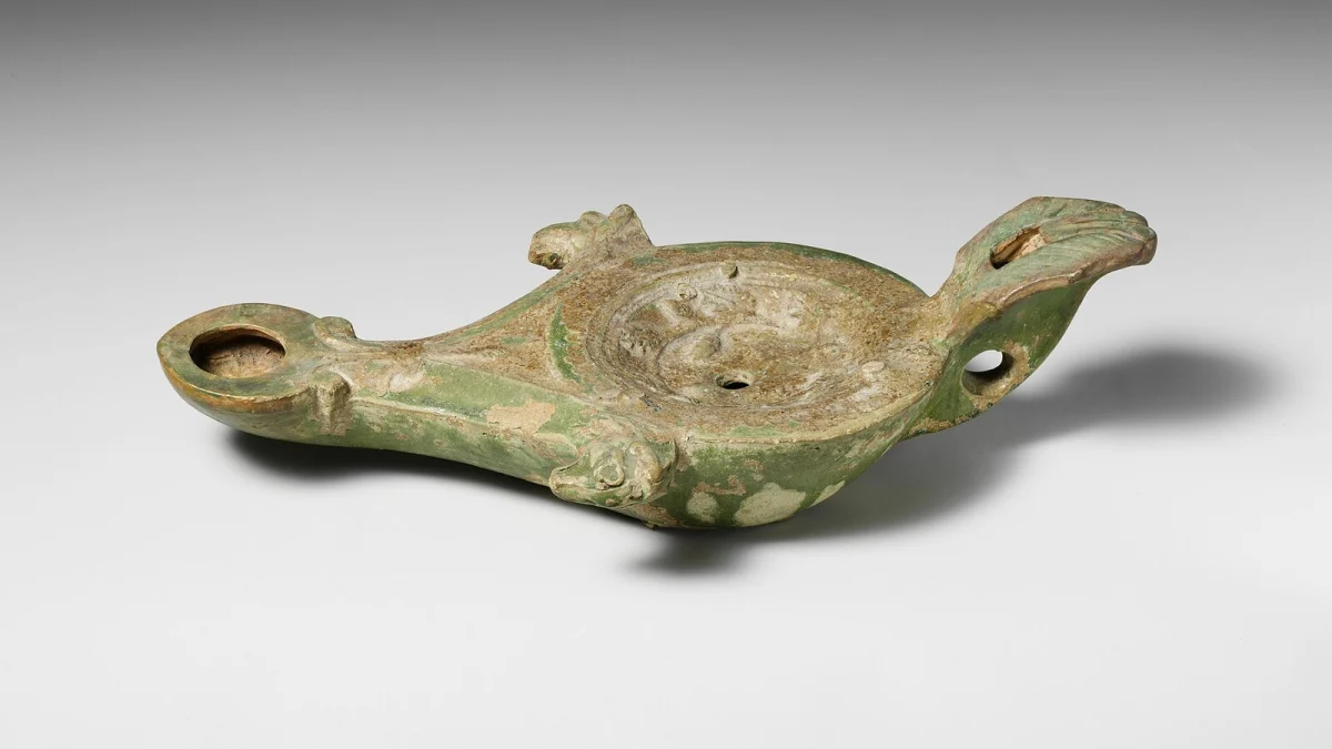 Opaiț roman din ceramică smălțuită, piesă de muzeu (imagine ilustrativă, nu provine din săpătura de la Agigea)
